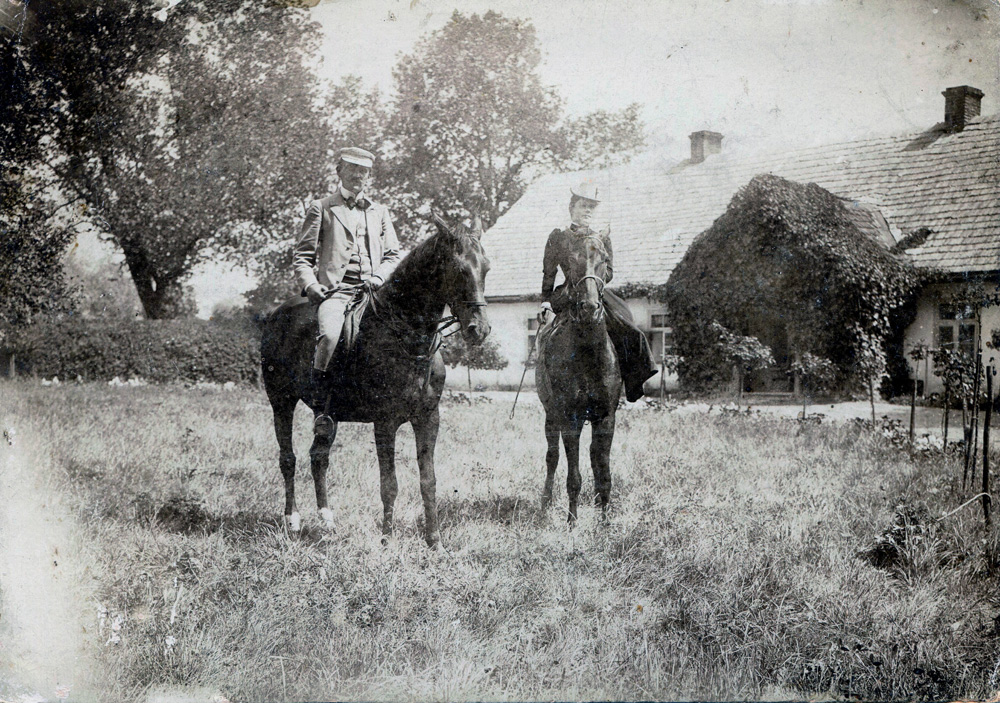 Zygmunt i Maria Olszowscy na koniach